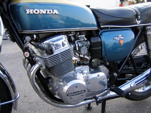 Honda_CB750_Engine